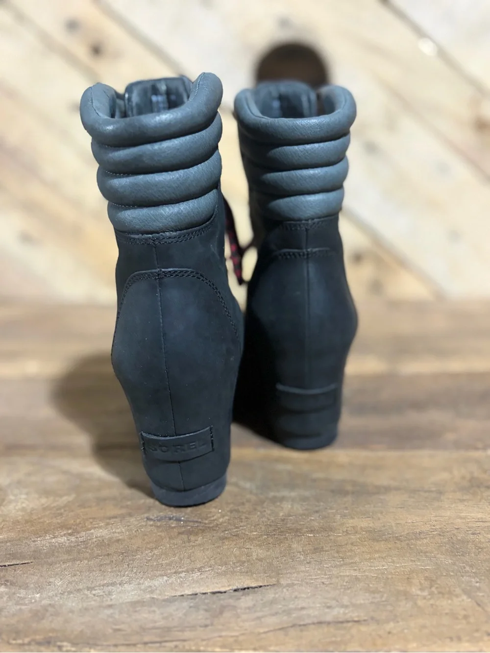 SOREL – Conquest Wedge Waterproof Leather Boots – Black Gray – Sz. 10